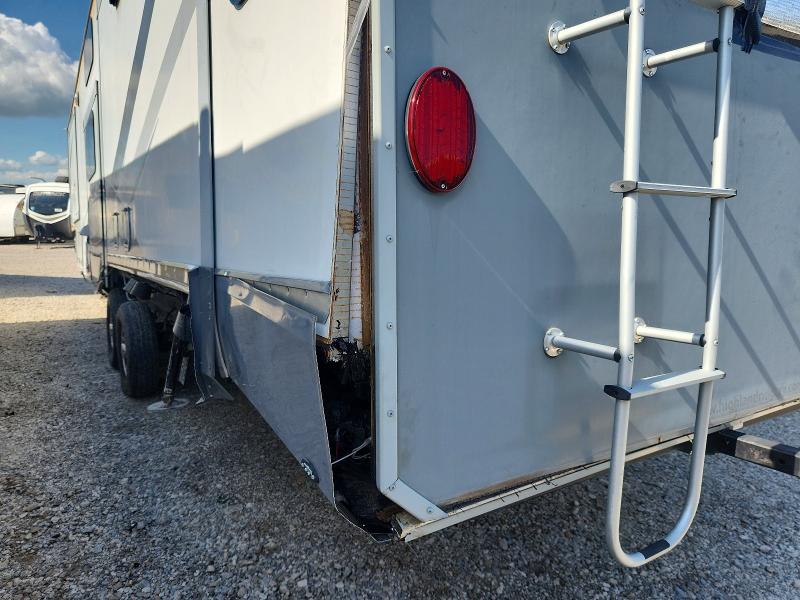 2020 Highland ridge Open range VIN 58TCH0BV5L3BD3106 COPART salvage auction — ALL OVER, TX - SALVAGE VEHICLE TITLE, sold $2,000 on 2026-07-30 (photo 5)