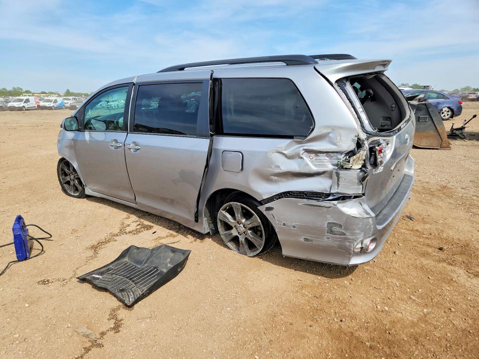 2017 Toyota Sienna VIN 5TDXZ3DC1HS792419 COPART salvage auction — REAR END, Il - Salvage Certificate, sold $2,050 on 2026-07-14 (photo 2)