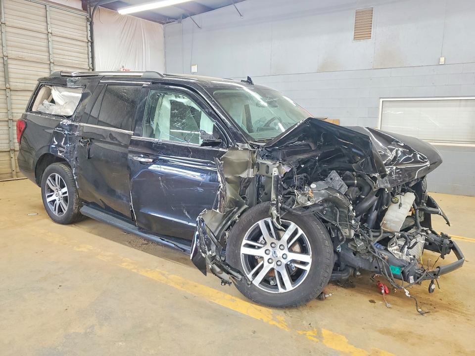 2024 Ford Expedition VIN 1FMJK2A81REA48195 COPART salvage auction — ALL OVER, Nc - Dlr Only Bill Of Sale, sold $8,400 on 2026-07-29 (photo 4)