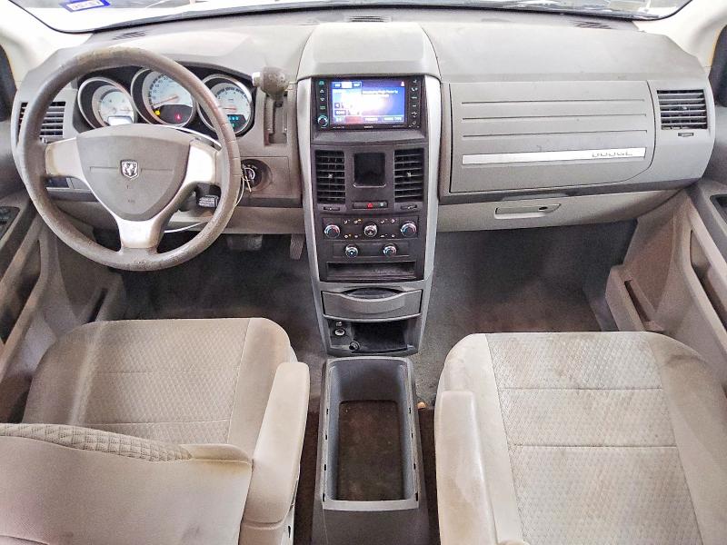 2010 Dodge Grand caravan VIN 2D4RN4DE4AR307669 COPART salvage auction — MINOR DENT/SCRATCHES, TX - CERTIFICATE OF TITLE, sold $100 on 2026-07-09 (photo 8)