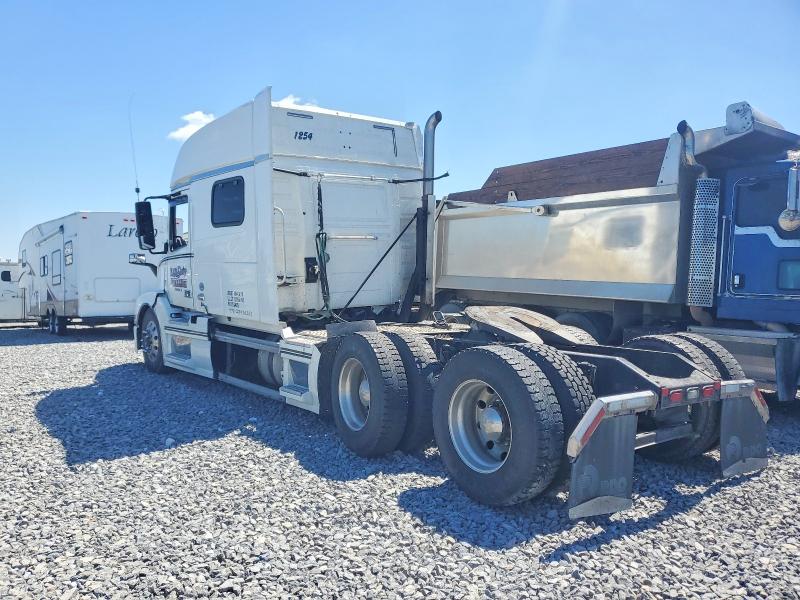 2017 Volvo VIN 4V4NC9EH3HN986353 COPART salvage auction — SIDE, IL - SALVAGE CERTIFICATE, sold $1,250 on 2026-07-09 (photo 3)
