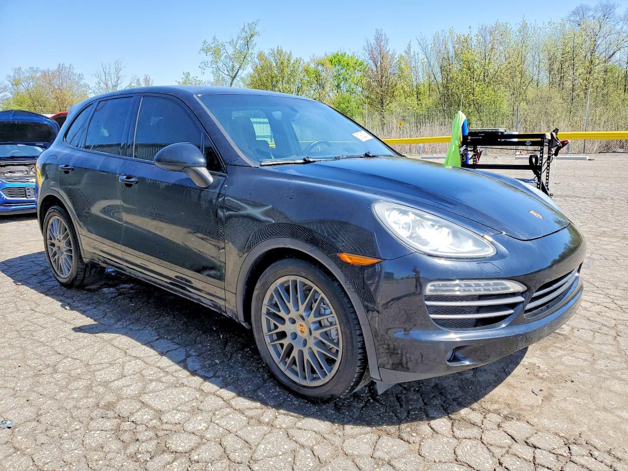 2014 Porsche Cayenne VIN WP1AB2A29ELA58638 COPART salvage auction — Minor Dent/Scratches, MI - DEALER ONLY CLEAN TITLE, sold $3,000 on 2026-05-14 (photo 4)
