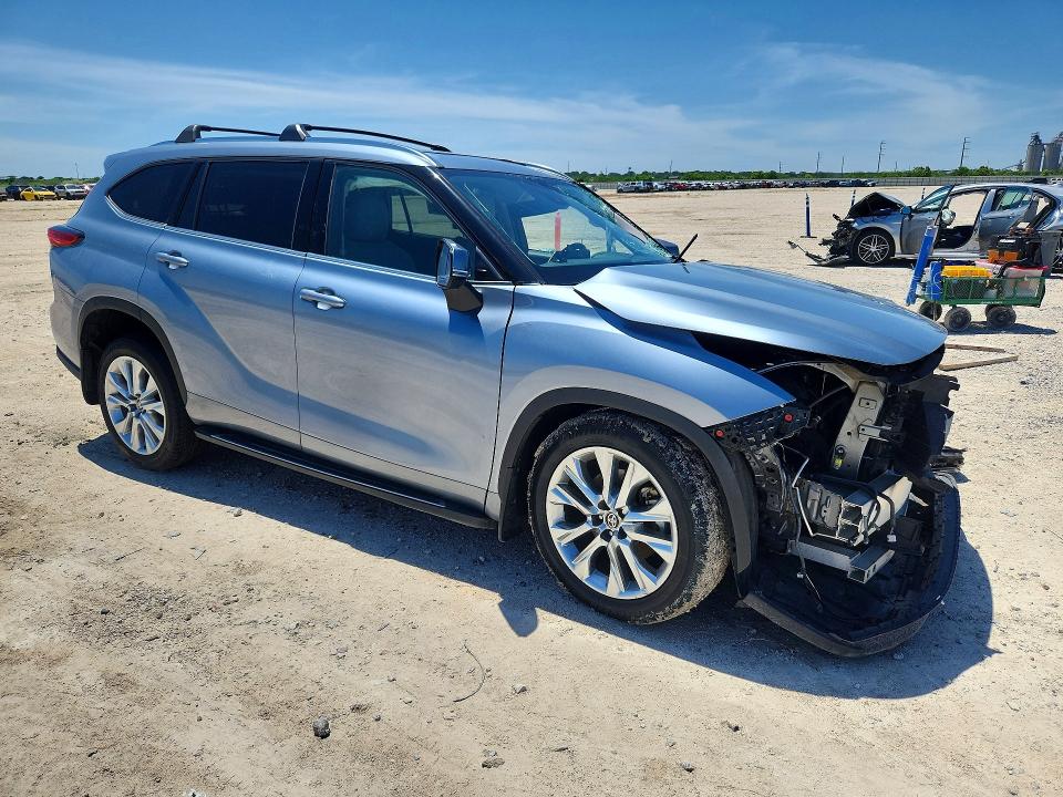 2020 Toyota Highlander VIN 5TDYZRAH7LS029322 COPART salvage auction — FRONT END, Tx - Salvage Vehicle Title, sold $7,200 on 2026-07-09 (photo 4)