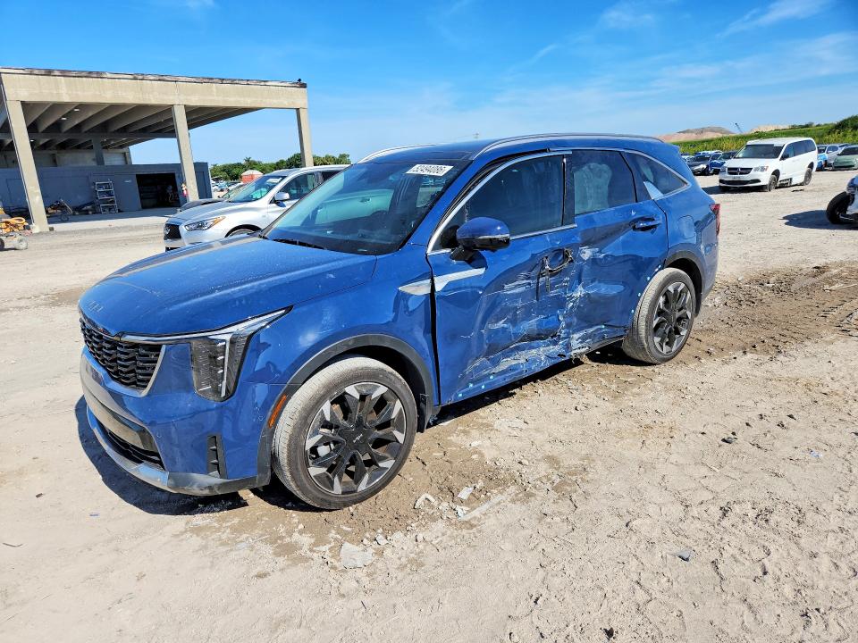 2025 Kia Sorento VIN 5XYRK4JF3SG312001 COPART salvage auction — SIDE, Fl - Cert Of Title Slvg Rebuildable, sold $5,700 on 2026-07-30 (photo 1)