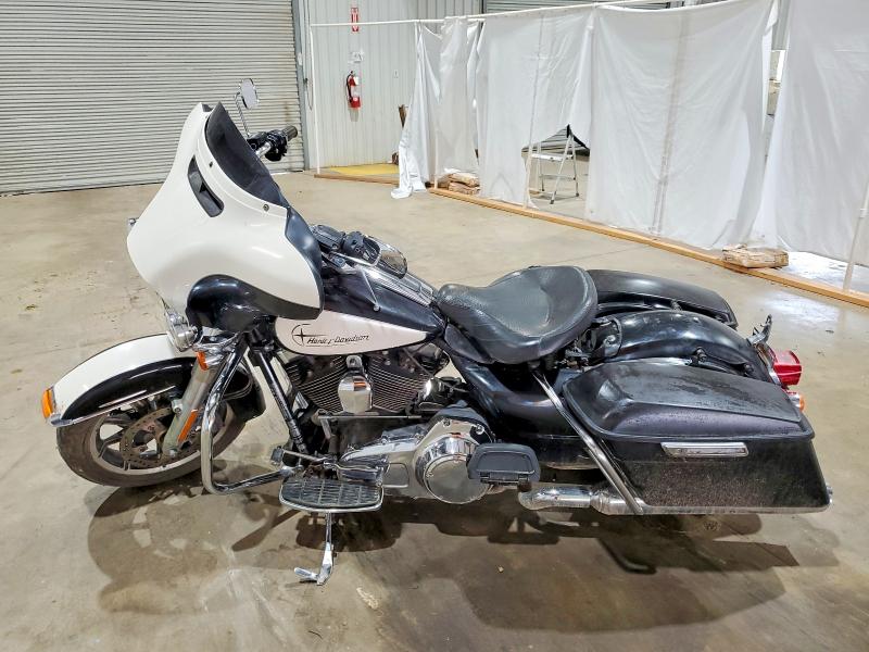 2015 Harley-davidson FLHTP VIN 1HD1FMM1XFB687772 COPART salvage auction — MINOR DENT/SCRATCHES, TX - CERTIFICATE OF TITLE, sold $1,900 on 2026-07-27 (photo 3)