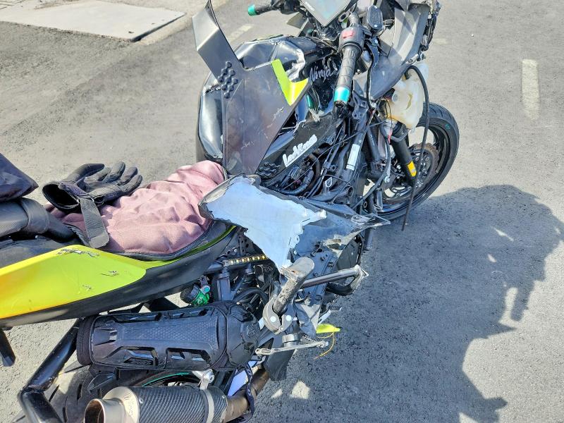 2018 Kawasaki Ex VIN JKAEXKG18JDA03621 COPART salvage auction — SIDE, Nv - Salvage Title, sold $400 on 2026-07-16 (photo 8)