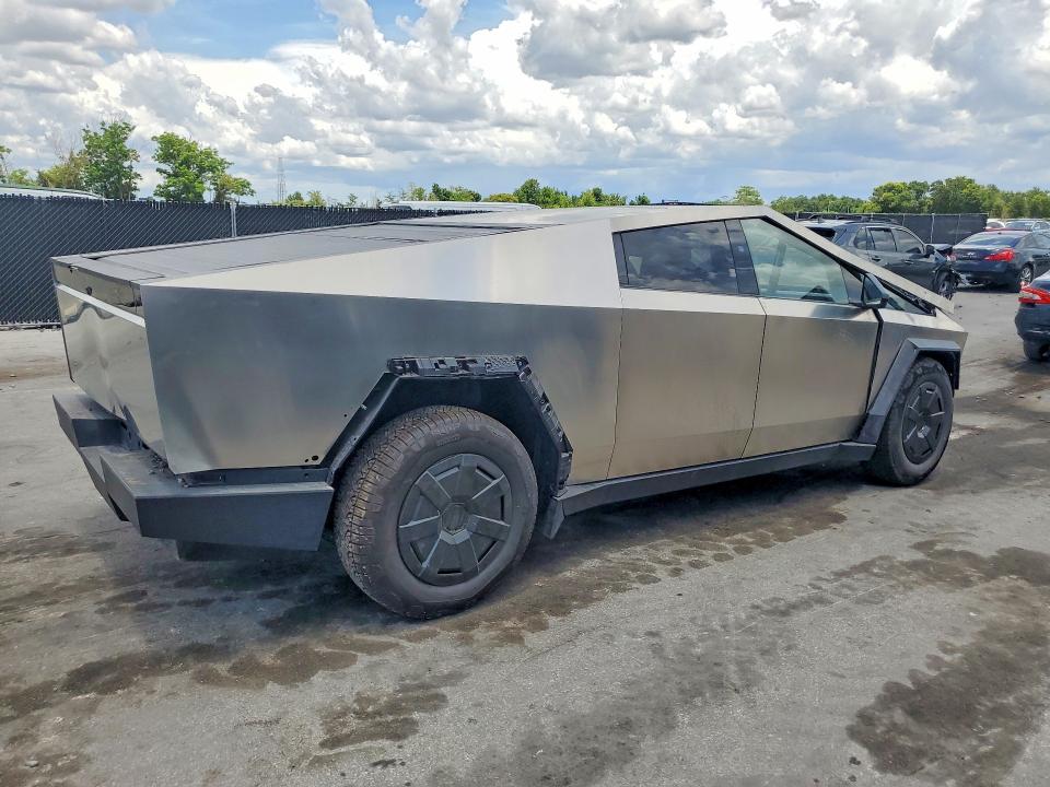 2025 Tesla Cybertruck VIN 7G2CEHED5SA075011 COPART salvage auction — FRONT END, Fl - Cert Of Title Slvg Rebuildable (P), sold $19,400 on 2026-07-02 (photo 3)