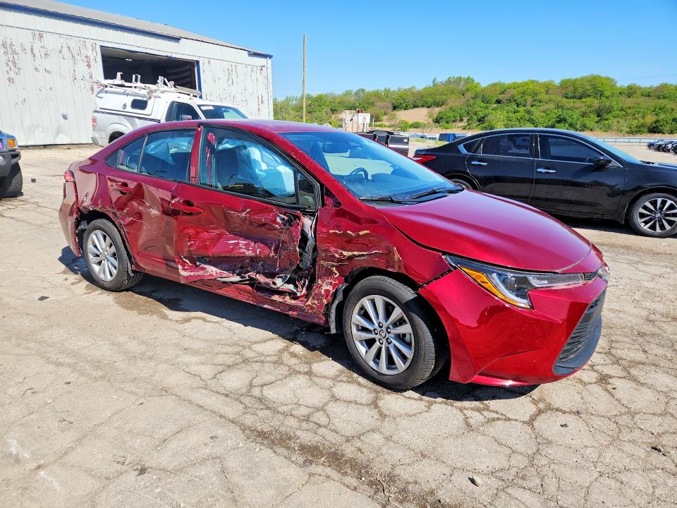 2026 Toyota Corolla VIN 5YFB4MDE9TP412616 COPART salvage auction — SIDE, Il - Salvage Certificate, sold $9,300 on 2026-07-08 (photo 4)