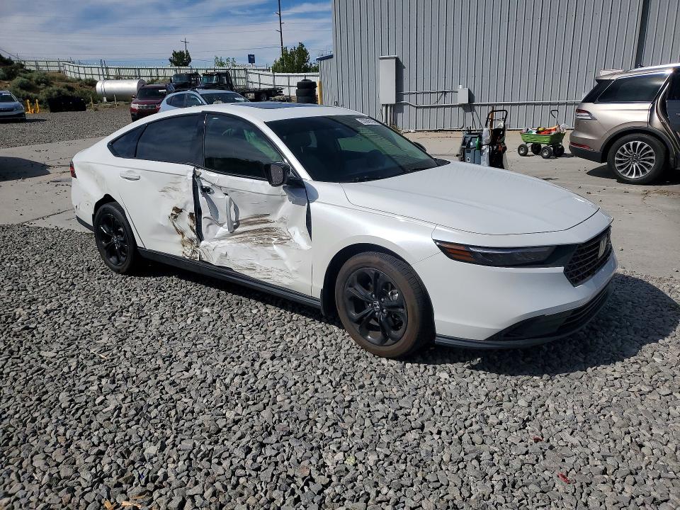 2025 Honda Accord VIN 1HGCY1F47SA065965 COPART salvage auction — SIDE, Nv - Salvage Title, sold $8,200 on 2026-07-30 (photo 4)