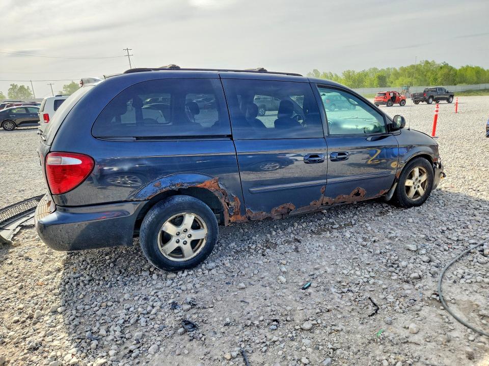 2007 Dodge Caravan VIN 2D4GP44L57R154146 COPART salvage auction — FRONT END, MI - CERTIFICATE OF TITLE, sold $200 on 2026-07-02 (photo 3)
