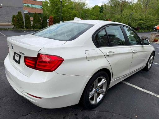 2014 BMW 3er VIN WBA3B3C59EJ979225 COPART salvage auction — MINOR DENT/SCRATCHES, Ct - Certificate Of Title (P), sold $3,850 on 2026-07-09 (photo 3)