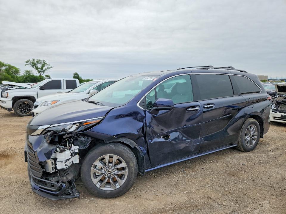 2025 Toyota Sienna VIN 5TDJRKEC2SS258366 COPART salvage auction — FRONT END, Ia - Cert Of Title-Salvage Title, sold $16,800 on 2026-07-03 (photo 1)