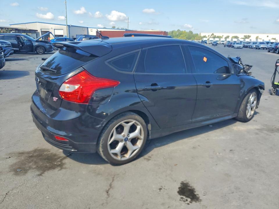 2013 Ford Focus VIN 1FADP3L98DL282813 COPART salvage auction — FRONT END, Fl - Cert Of Title Slvg Rebuildable, sold $375 on 2026-07-02 (photo 3)