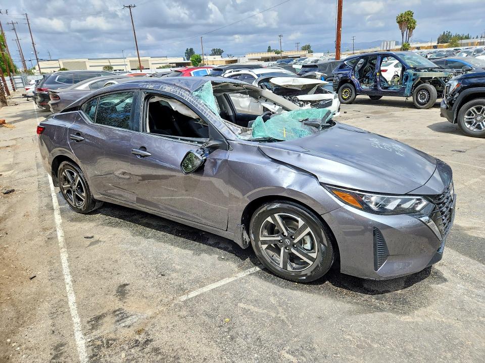 2025 Nissan Sentra VIN 3N1AB8CV0SY416825 COPART salvage auction — ROLLOVER, Ca - Certificate Of Title, sold $1,300 on 2026-07-09 (photo 4)