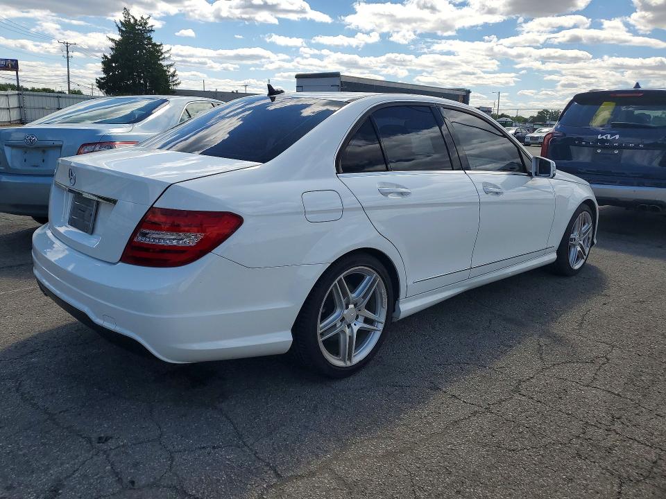 2014 Mercedes-benz C-klasse VIN WDDGF4HB9ER317603 COPART salvage auction — MECHANICAL, Oh - Certificate Of Title, sold $1,450 on 2026-07-29 (photo 3)