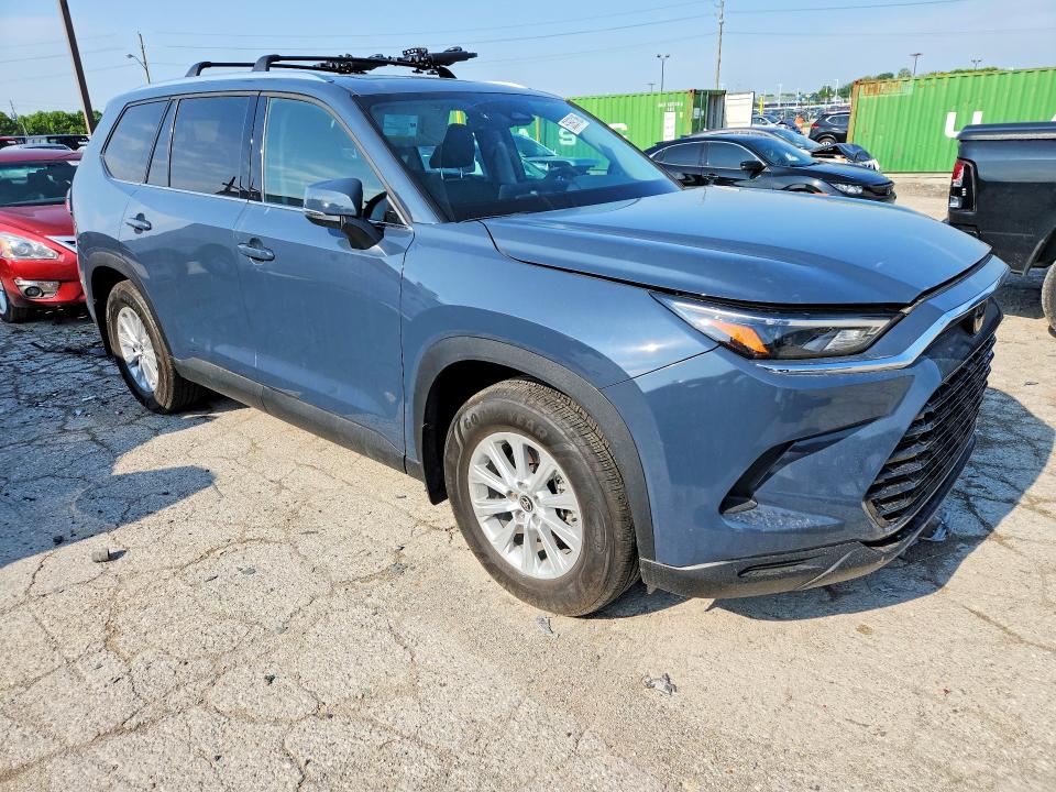 2024 Toyota Highlander VIN 5TDAAAB58RS060800 COPART salvage auction — NORMAL WEAR, In - Cert Of Title-Salvage Title, sold $25,000 on 2026-07-17 (photo 4)