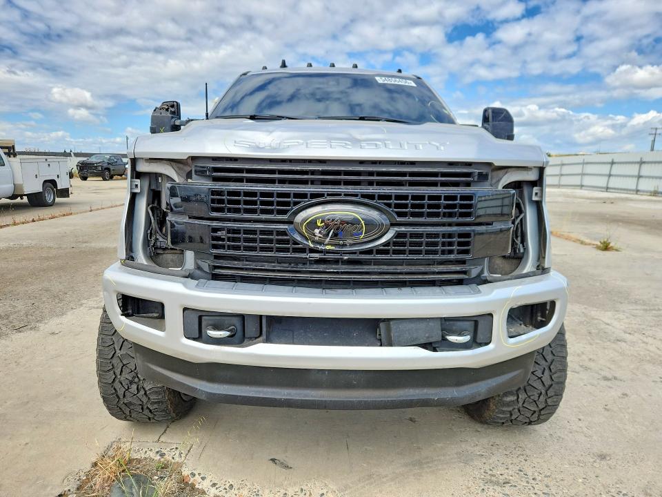 2019 Ford F-350 super duty VIN 1FT8W3DTXKEF12359 COPART salvage auction — VANDALISM, CA - SALVAGE CERTIFICATE, sold $3,350 on 2026-07-29 (photo 5)