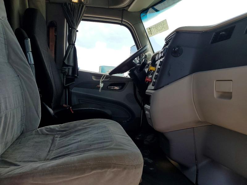 2019 Peterbilt 579 VIN 1XPBDP9X3KD600639 COPART salvage auction — MINOR DENT/SCRATCHES, FL - CERT OF TITLE-REBUILT, sold $11,500 on 2026-07-13 (photo 5)