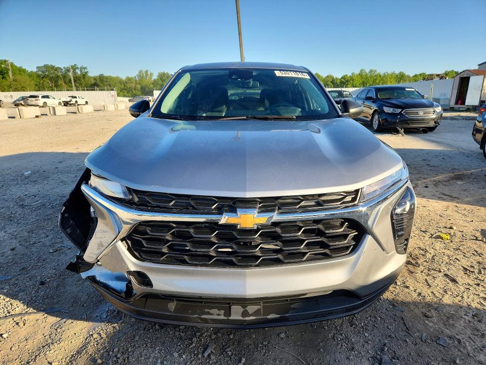 2025 Chevrolet Trax VIN KL77LFEP6SC035400 COPART salvage auction — SIDE, KY - CERT OF TITLE-SALVAGE, sold $4,650 on 2026-07-09 (photo 5)