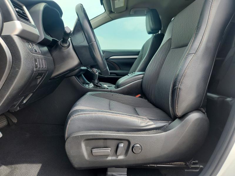 2019 Toyota Highlander VIN 5TDZZRFH0KS311636 COPART salvage auction — FRONT END, Tx - Certificate Of Title, sold $325 on 2026-07-28 (photo 7)