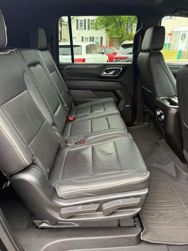 2023 Gmc Yukon xl VIN 1GKS2GKD2PR217104 COPART salvage auction — MINOR DENT/SCRATCHES, MA - CERTIFICATE OF TITLE (P), sold $24,300 on 2026-07-29 (photo 7)
