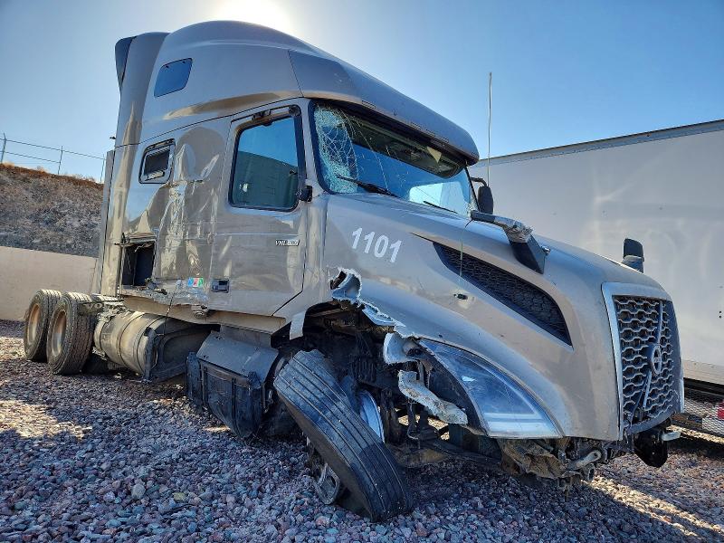 2020 Volvo Vnl VIN 4V4NC9EH6LN204961 COPART salvage auction — FRONT END, Az - Cert Of Title - Salvage, sold $3,850 on 2026-07-30 (photo 9)