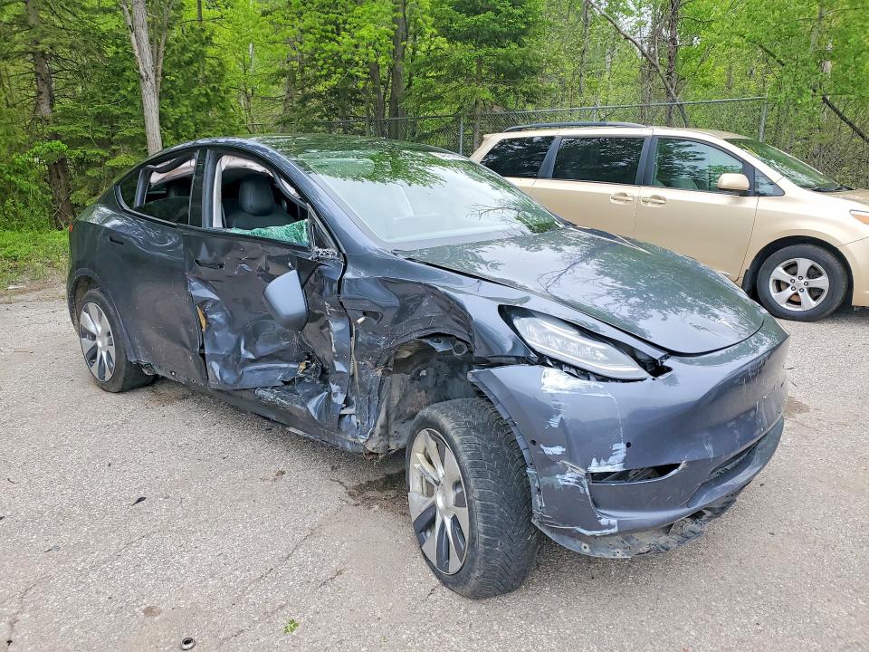 2021 Tesla Model y VIN 5YJYGAEE6MF131577 COPART salvage auction — FRONT END, ON - PERMIT NO BRAND - UNFIT, sold $6,600 on 2026-07-21 (photo 4)