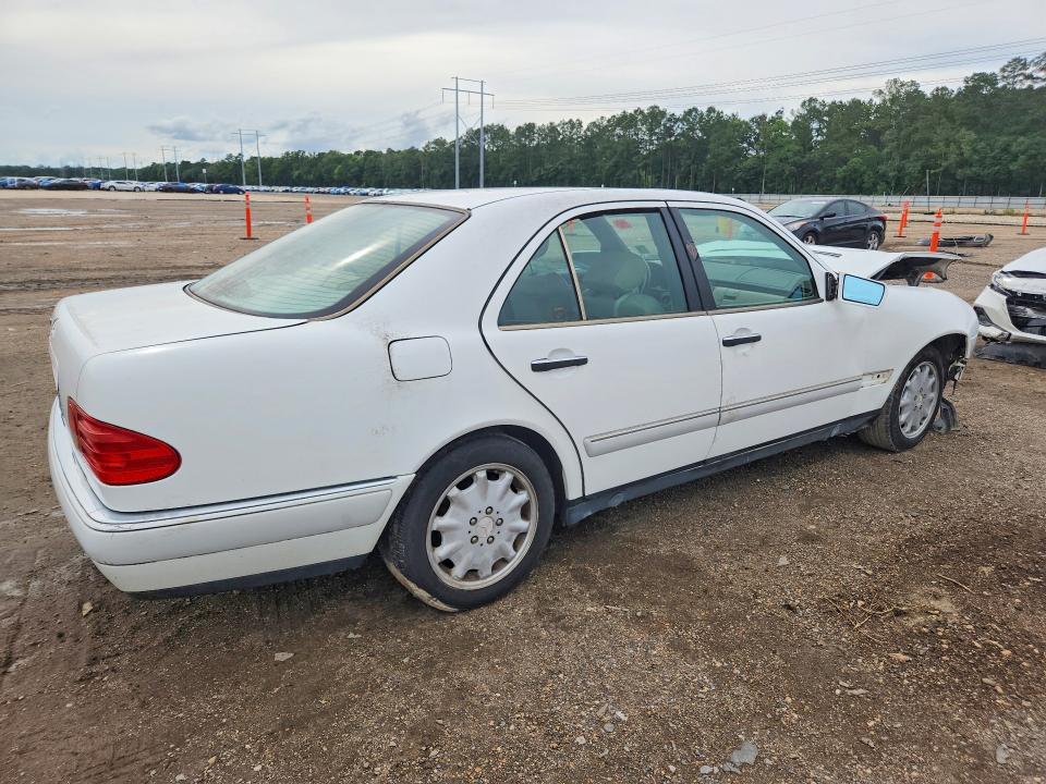 1996 Mercedes-benz E-class VIN WDBJF55F9TJ010343 COPART salvage auction — FRONT END, LA - CERT OF TITLE-SALVAGE, sold $200 on 2026-07-10 (photo 3)