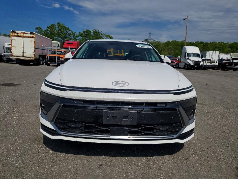 2025 Hyundai Sonata VIN KMHL64JA8SA447808 COPART salvage auction — REAR END, FL - CERTIFICATE OF DESTRUCTION, sold $8,300 on 2026-07-13 (photo 5)