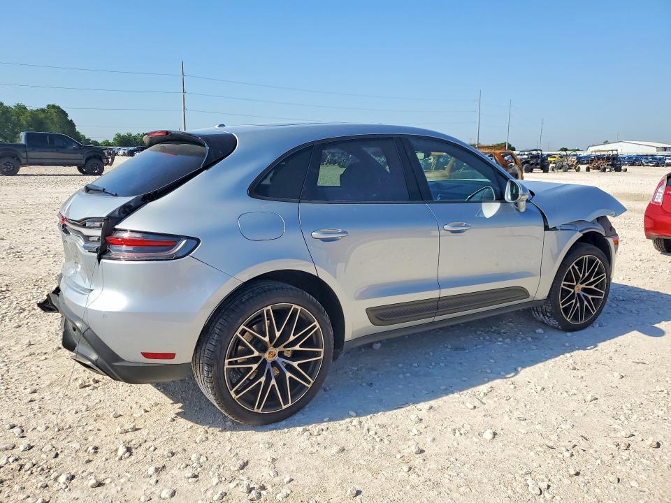 2024 Porsche Macan VIN WP1AA2A58RLB01708 COPART salvage auction — REAR END, Tx - Salvage Vehicle Title, sold $11,500 on 2026-07-02 (photo 3)