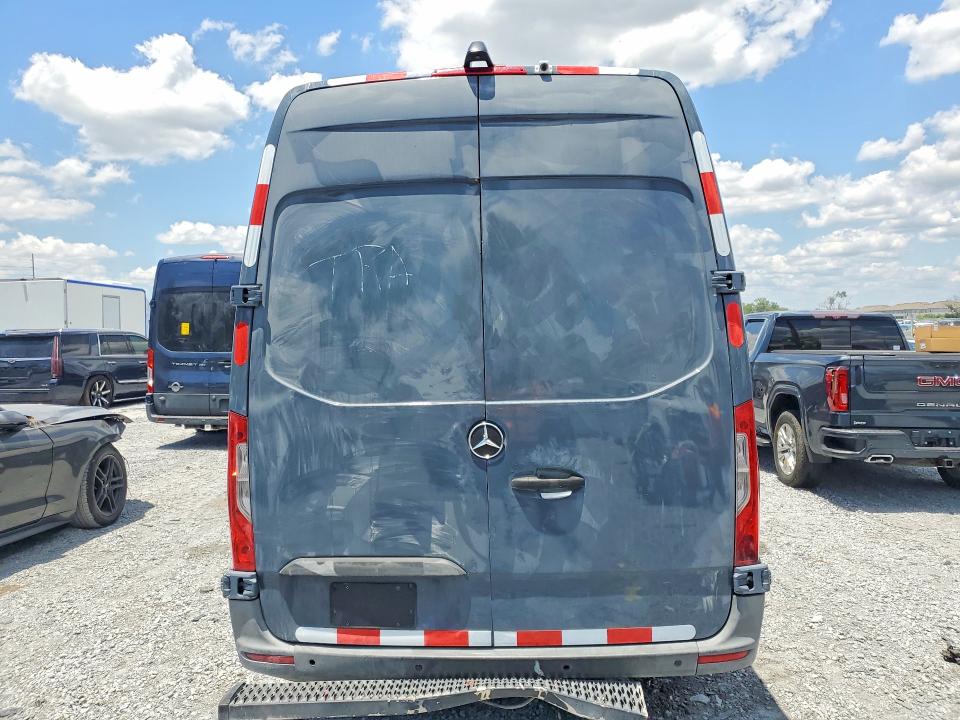 2019 Mercedes-benz VIN WD4PF1CD2KP125261 COPART salvage auction — MINOR DENT/SCRATCHES, Fl - Certificate Of Title, sold $11,500 on 2026-07-27 (photo 6)