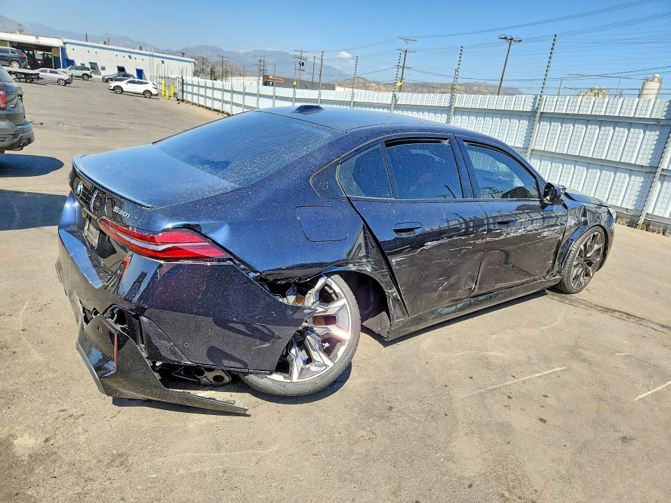 2025 BMW 5er VIN WBA43FJ02SCU07083 COPART salvage auction — SIDE, Ca - Salvage Certificate, sold $15,600 on 2026-09-02 (photo 3)