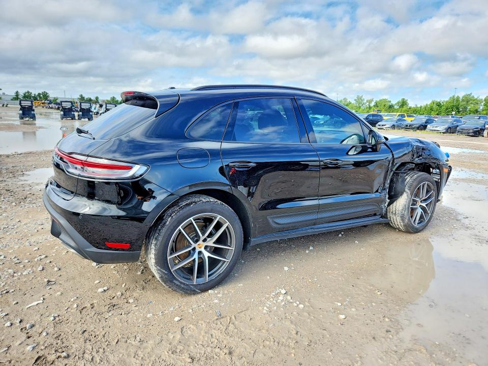 2025 Porsche Macan VIN WP1AA2A55SLB11263 COPART salvage auction — Front End, TX - SALVAGE VEHICLE TITLE, sold $32,000 on 2026-07-02 (photo 3)
