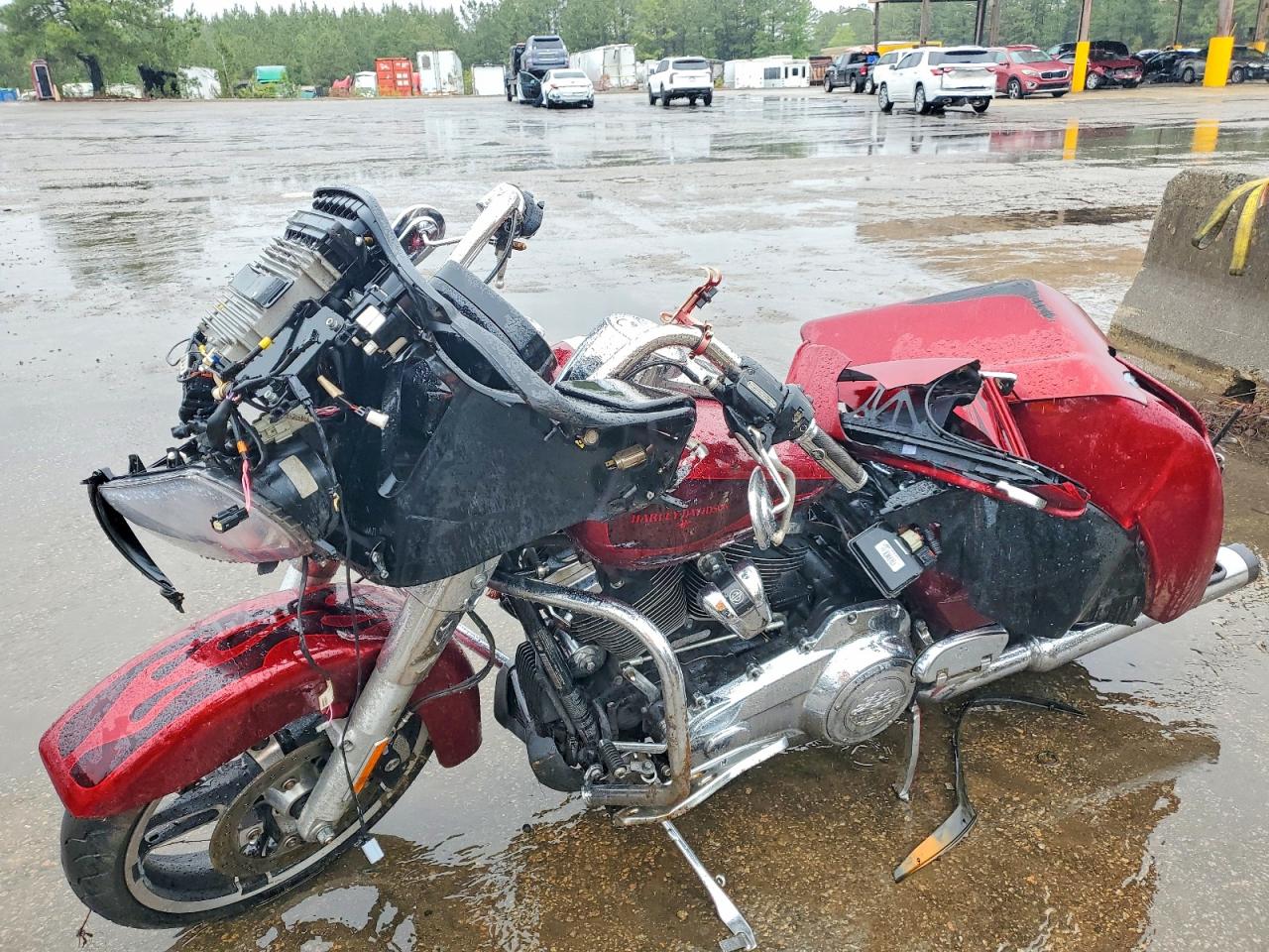 2017 Harley-Davidson FLTRXS VIN 1HD1KTC17HB692244 COPART salvage auction — Front End, SC - CERT OF TITLE-SALVAGE, sold $2,050 on 2026-07-02 (photo 3)