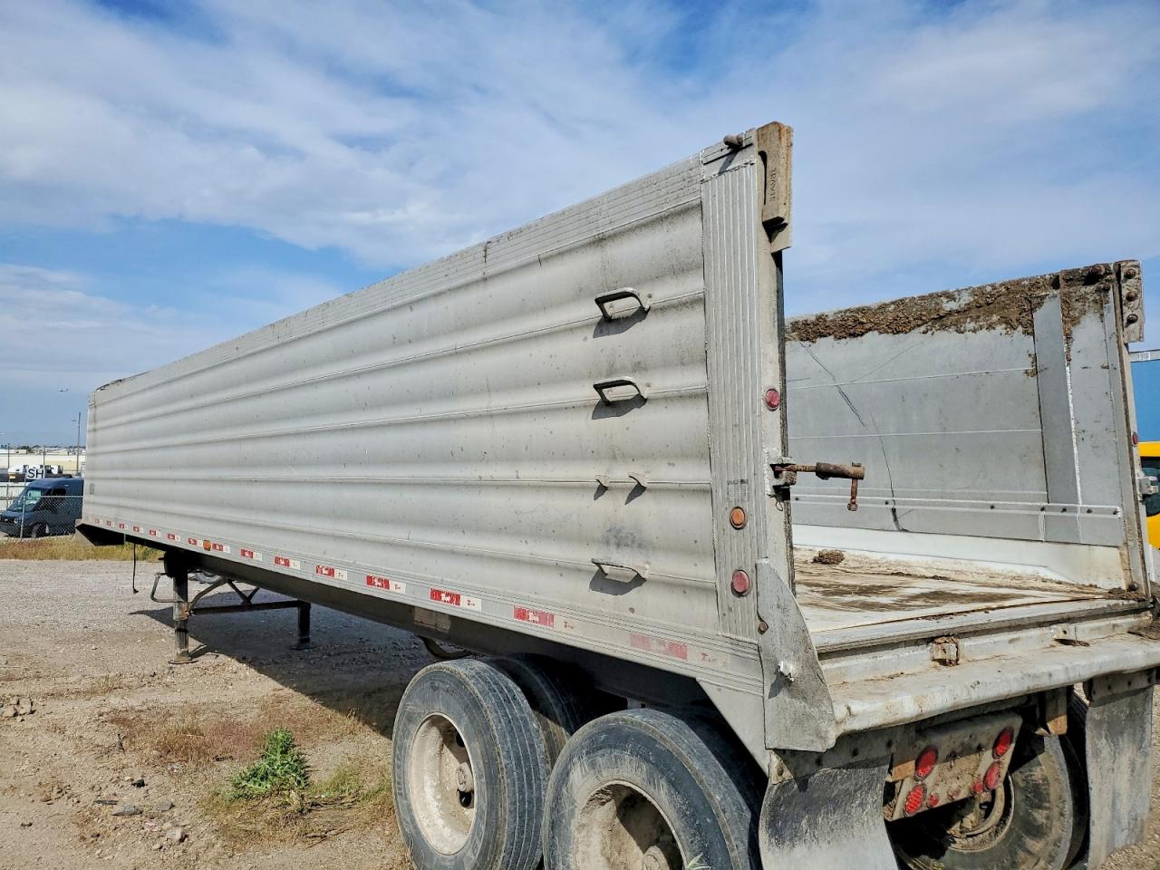 2011 Travis Unknown VIN 48X2F3924B1007043 COPART salvage auction — Rollover, UT - SALVAGE CERTIFICATE, sold $1,200 on 2026-08-27 (photo 3)