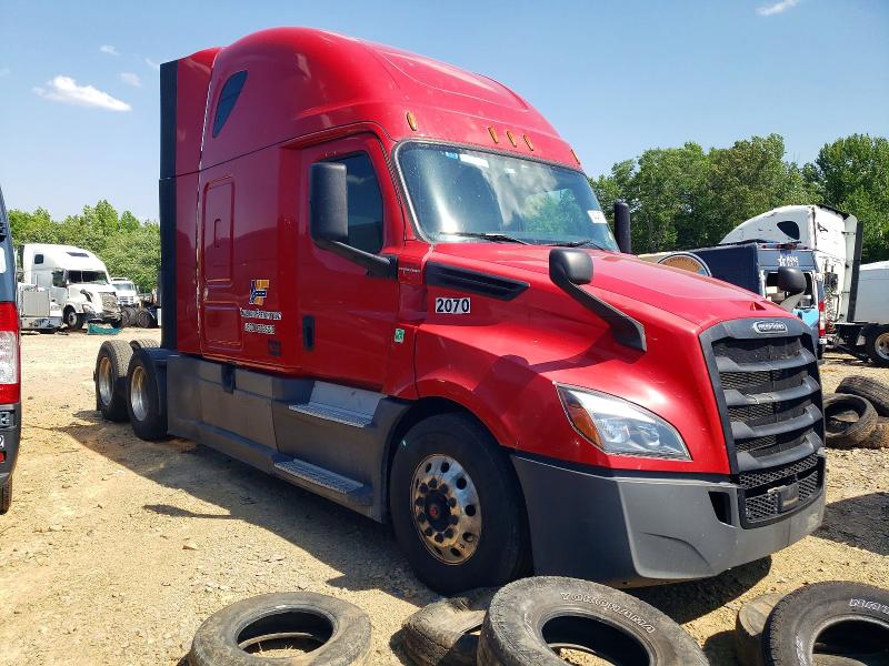 2020 Freightliner Cascadia VIN 3AKJHHDR8LSLJ7285 COPART salvage auction — MINOR DENT/SCRATCHES, WV - CERTIFICATE OF TITLE, sold $8,000 on 2026-07-15 (photo 1)