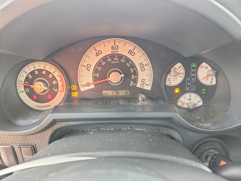 2014 Toyota Fj cruiser VIN JTEBU4BF4EK186073 COPART salvage auction — FRONT END, Fl - Certificate Of Title (P), sold $14,200 on 2026-07-28 (photo 9)
