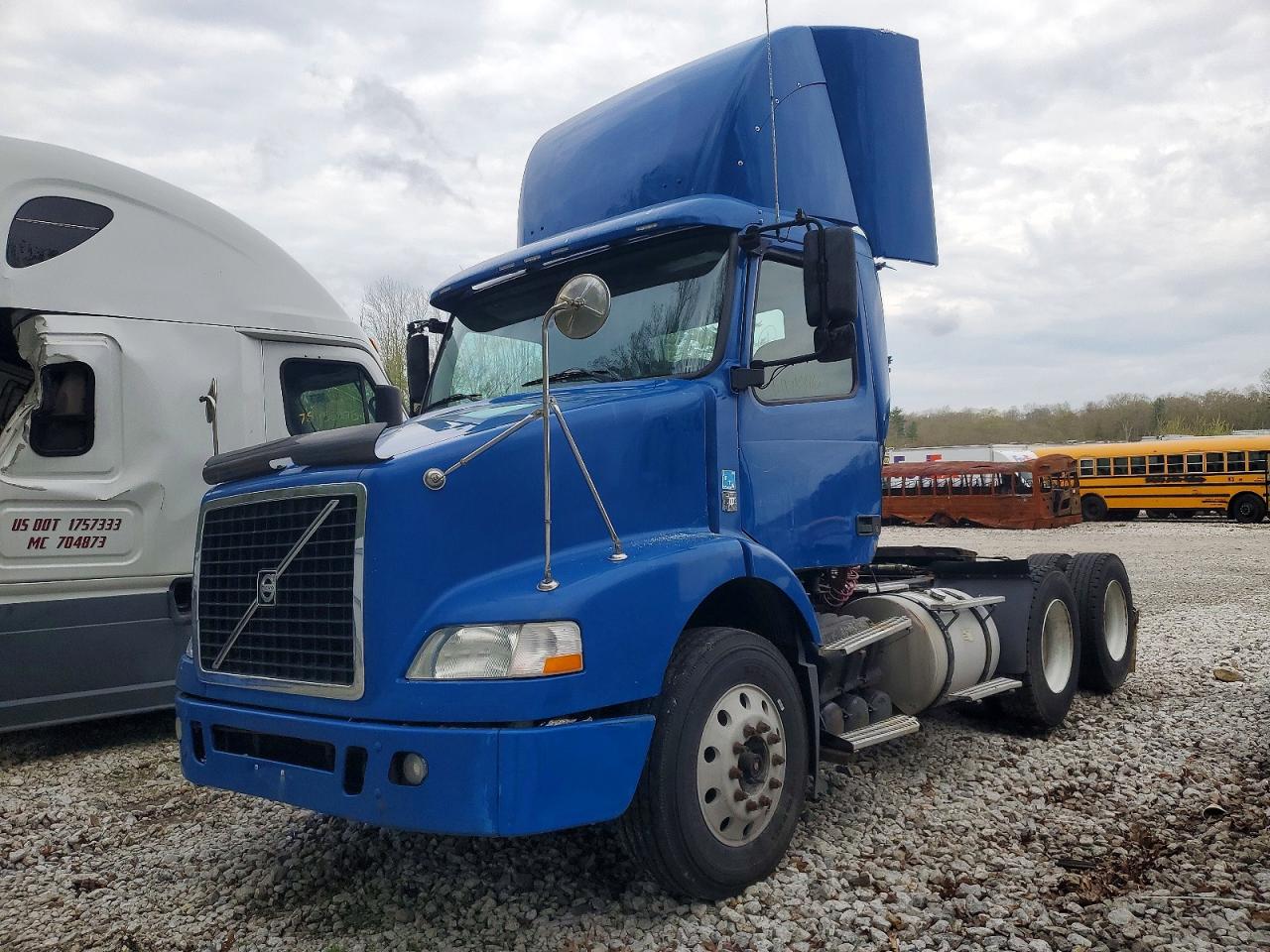 2011 Volvo VNM VIN 4V4MC9DF4BN294038 COPART salvage auction — Side, MA - CERT OF TITLE-SALVAGE, sold $3,350 on 2026-07-09 (photo 2)
