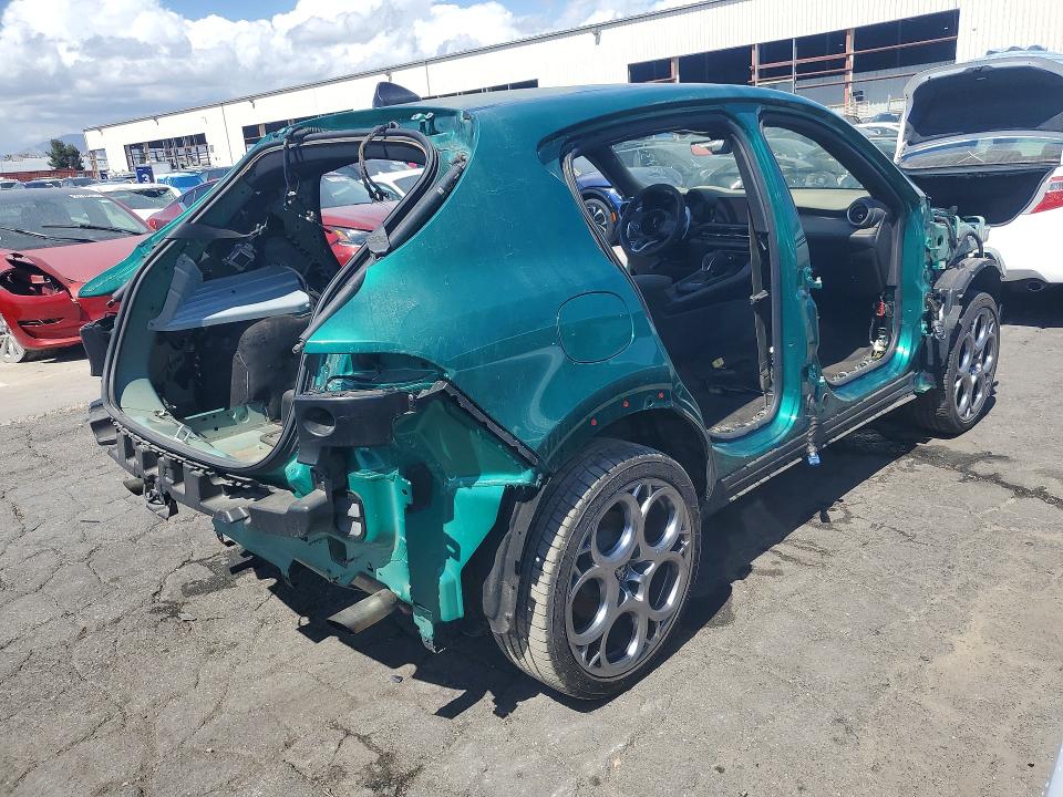2024 Alfa romeo Tonale VIN ZASPATDW5R3048735 COPART salvage auction — STRIPPED, CA - CERTIFICATE OF TITLE, sold $4,000 on 2026-07-23 (photo 3)