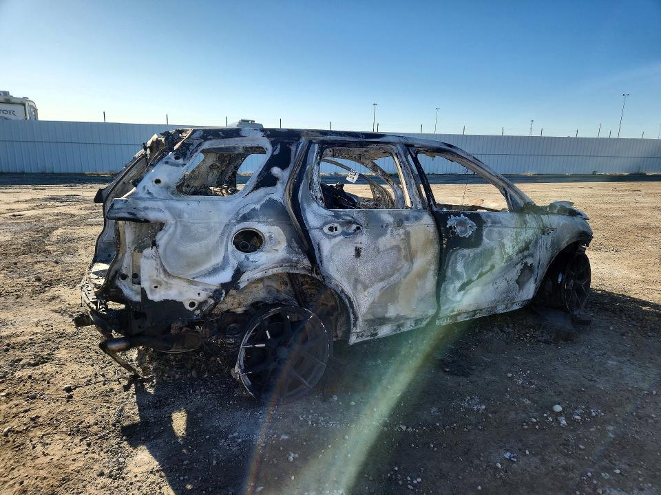 2016 Land rover Discovery sport VIN SALCR2BG1GH595003 COPART salvage auction — BURN, Ab - Bos - Nonrepairable, sold $150 on 2026-07-02 (photo 3)