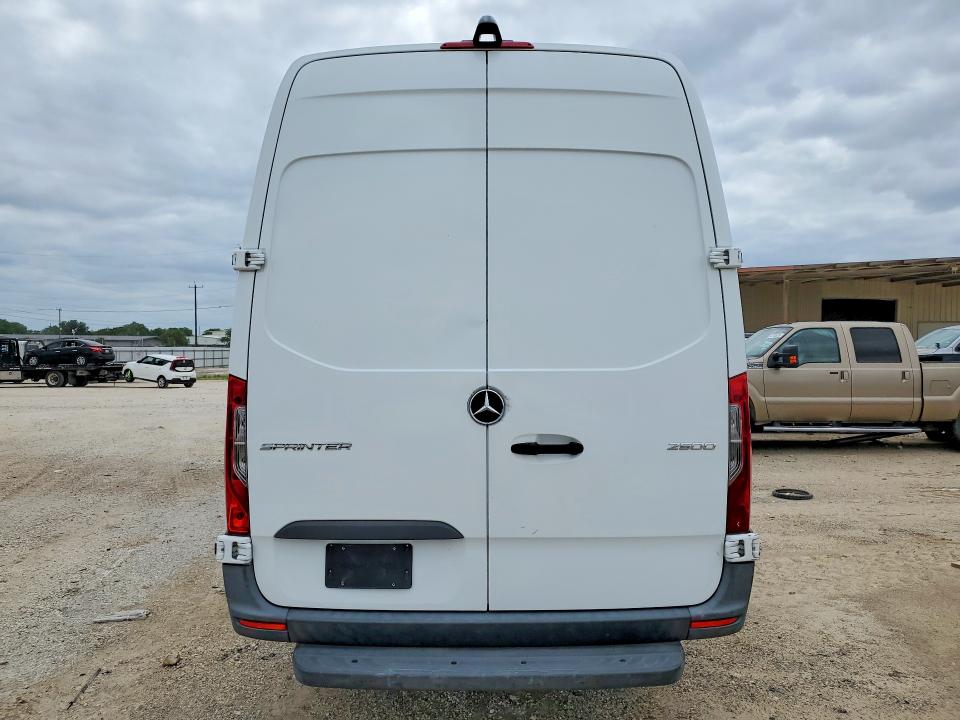 2021 Mercedes-benz Sprinter 2500 VIN W1W40CHYXMT051639 COPART salvage auction — MINOR DENT/SCRATCHES, TX - CERTIFICATE OF TITLE, sold $5,900 on 2026-07-30 (photo 6)