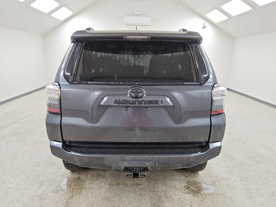 2022 Toyota 4runner VIN JTENU5JR3N6085209 COPART salvage auction — FRONT END, In - Certificate Of Title, sold $26,500 on 2026-07-16 (photo 6)
