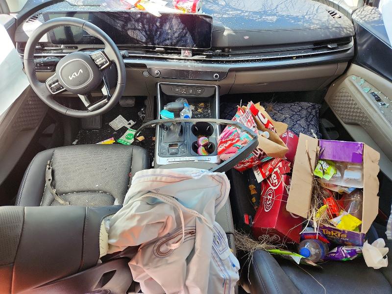 2026 Kia Carnival VIN KNDNB5K37T6601833 COPART salvage auction — ROLLOVER, UT - SALVAGE CERTIFICATE, sold $5,800 on 2026-07-17 (photo 8)