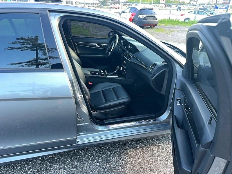 2013 Mercedes-benz C class VIN WDDGF8ABXDA782065 COPART salvage auction — MINOR DENT/SCRATCHES, ON - PERMIT NO BRAND - UNFIT (P), sold $3,300 on 2026-07-15 (photo 5)