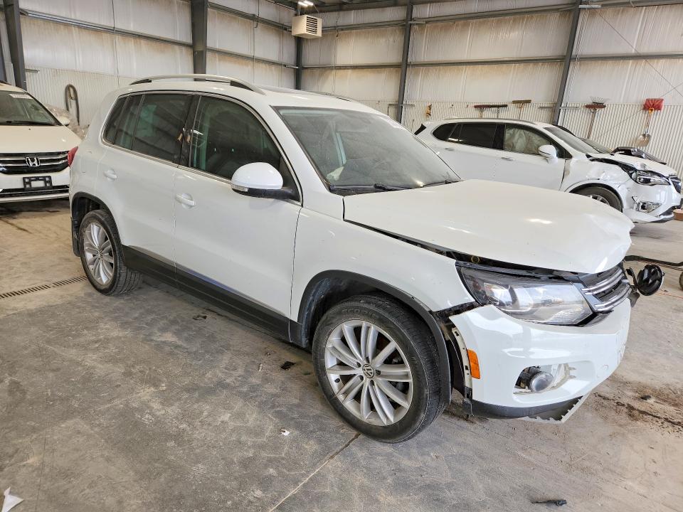 2016 Volkswagen Tiguan VIN WVGBV7AX2GW574875 COPART salvage auction — FRONT END, Ne - Cert Of Title-Salvage, sold $225 on 2026-07-28 (photo 4)