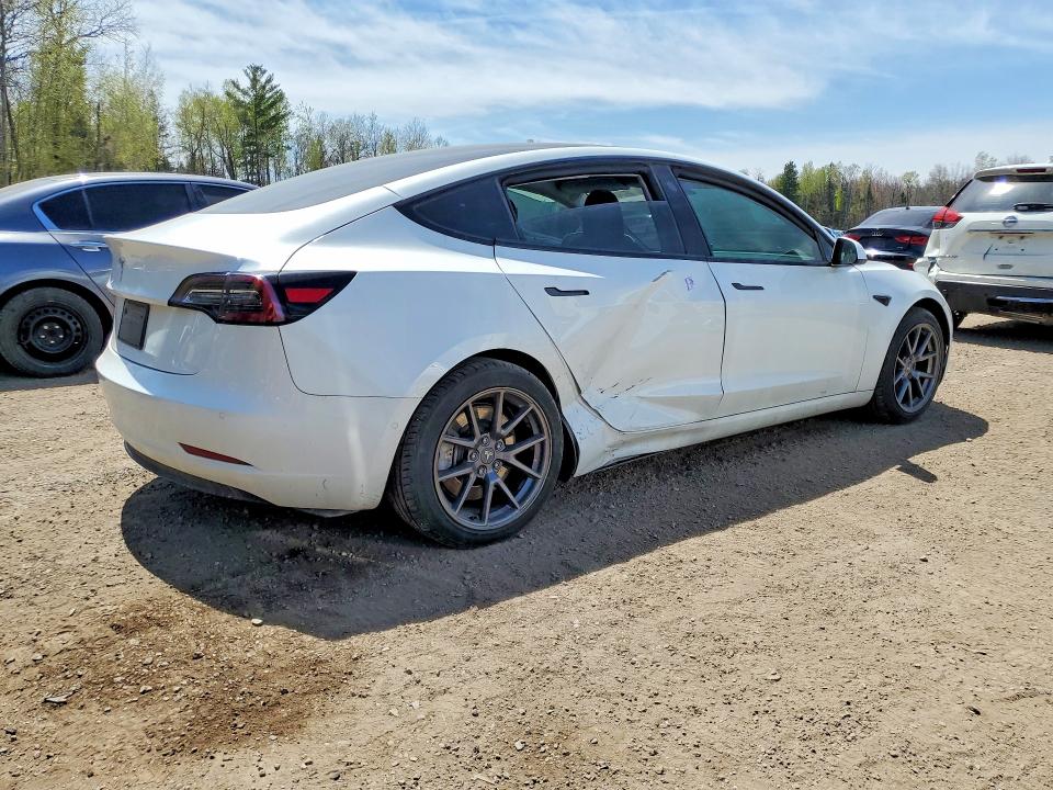 2021 Tesla Model 3 VIN 5YJ3E1EA8MF848625 COPART salvage auction — SIDE, ON - PERMIT NO BRAND - UNFIT, sold $12,600 on 2026-07-16 (photo 3)