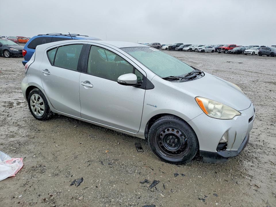 2013 Toyota Prius c VIN JTDKDTB31D1055806 COPART salvage auction — FRONT END, Wv - Certificate Of Title (P), sold $925 on 2026-07-02 (photo 4)