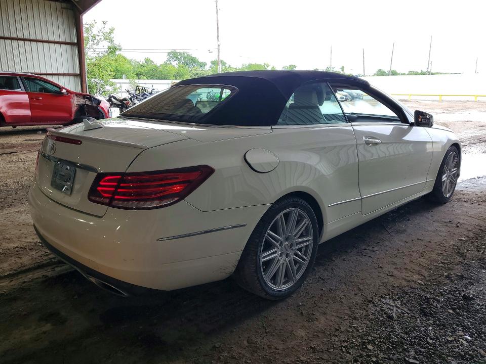 2014 Mercedes-benz E-klasse VIN WDDKK5KFXEF228809 COPART salvage auction — REAR END, Salvage Title, sold $4,200 on 2026-08-13 (photo 3)