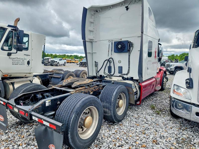 2020 Peterbilt 579 VIN 1XPBDP9X3LD683250 COPART salvage auction — VANDALISM, WA - VEHICLE CERT OF OWNERSHIP-TITL, sold $4,350 on 2026-10-02 (photo 4)