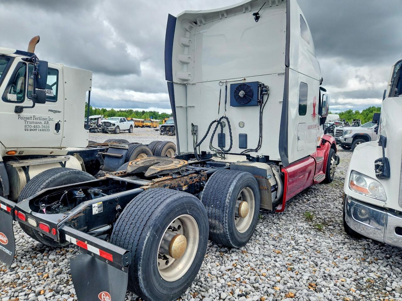 2020 Peterbilt 579 VIN 1XPBDP9X3LD683250 COPART salvage auction — Vandalized, WA - VEHICLE CERT OF OWNERSHIP-TITL, sold $4,400 on 2026-09-25 (photo 4)